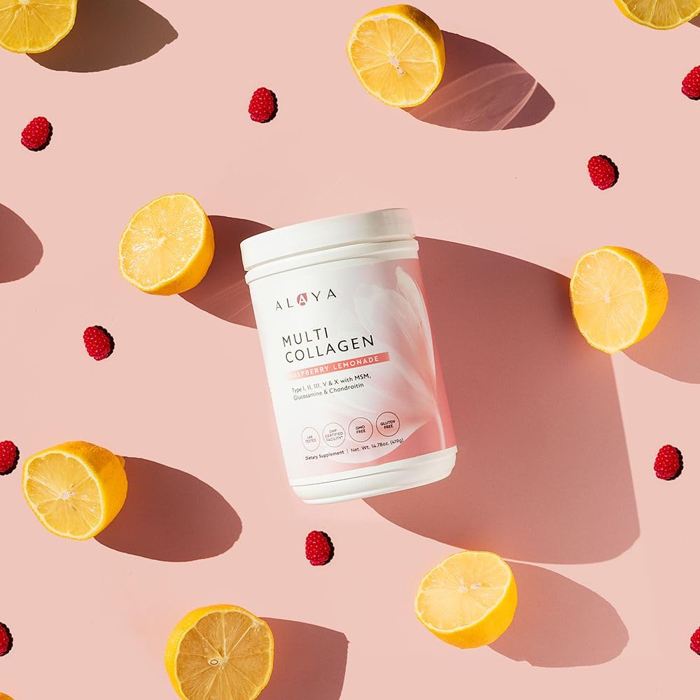 Collagen powder dissolving in water from Alaya Naturals for easy mixing