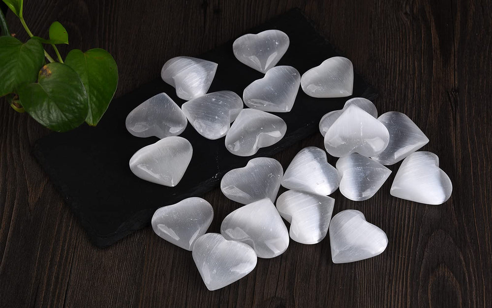 AMOYSTONE selenite heart promotes calm by quieting the mind during daily routines.