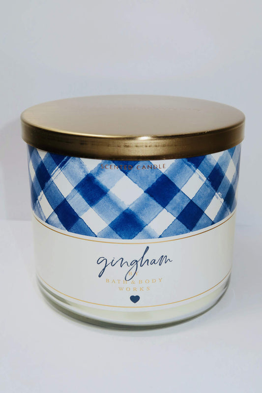 Bath and Body Works Gingham 3-Wick Candle 14.5oz pour adds warm ambiance.