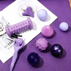 Ceenna point ball supports precise myofascial release for focused relief.