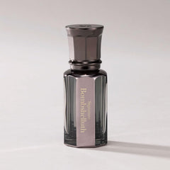Daniel's Truth Bombshelluth roll-on bottle for on-the-go fragrance touch-ups.