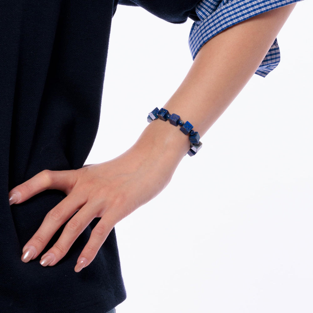 Dare to Mystic lapis cube bracelet premium box packaging with reflection card.