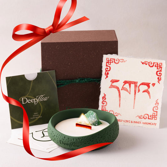 DEEP FLOW luxury ritual candle flame creates a warm, intimate ambience