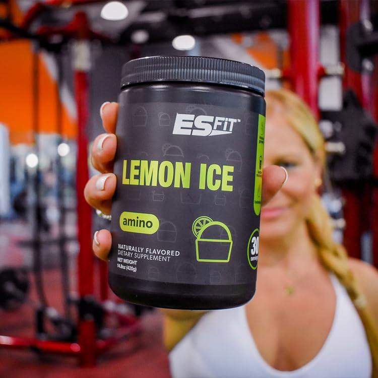 Pouring ES FIT Amino Powder into a glass shows fast mixability.