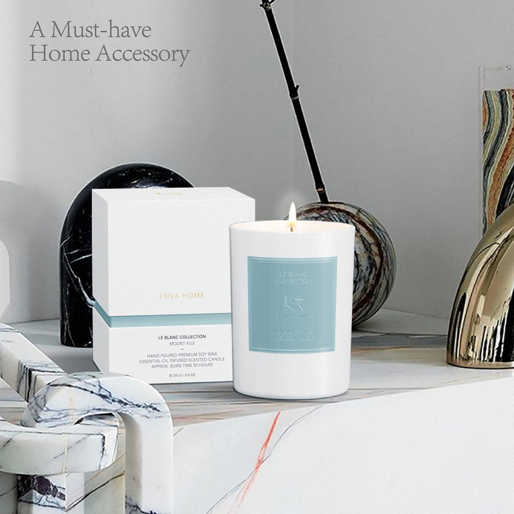 ESNA HOME wick detail highlights clean burn and steady flame.