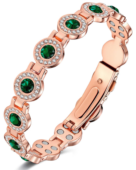 Feraco pure copper bracelet for women, close-up of warm glow and smooth surface for everyday elegance.