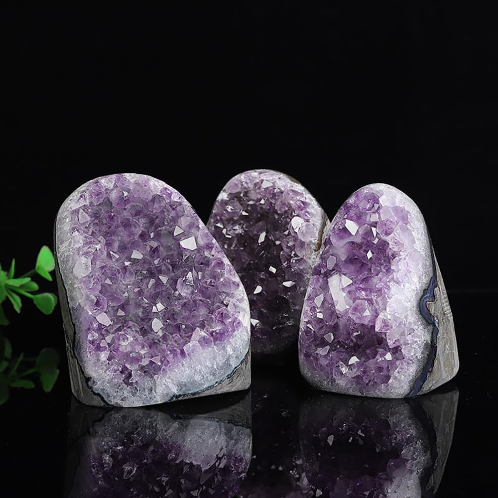 FZBHRO meditation area with amethyst geode enhances contemplation and relaxation