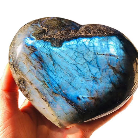FZBHRO blue Labradorite heart stone with iridescent flashes for meditation and calm.