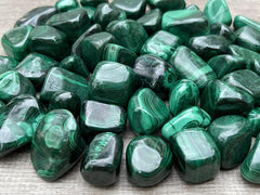 GAF TREASURES malachite with vivid green vein patterns for craft and decor