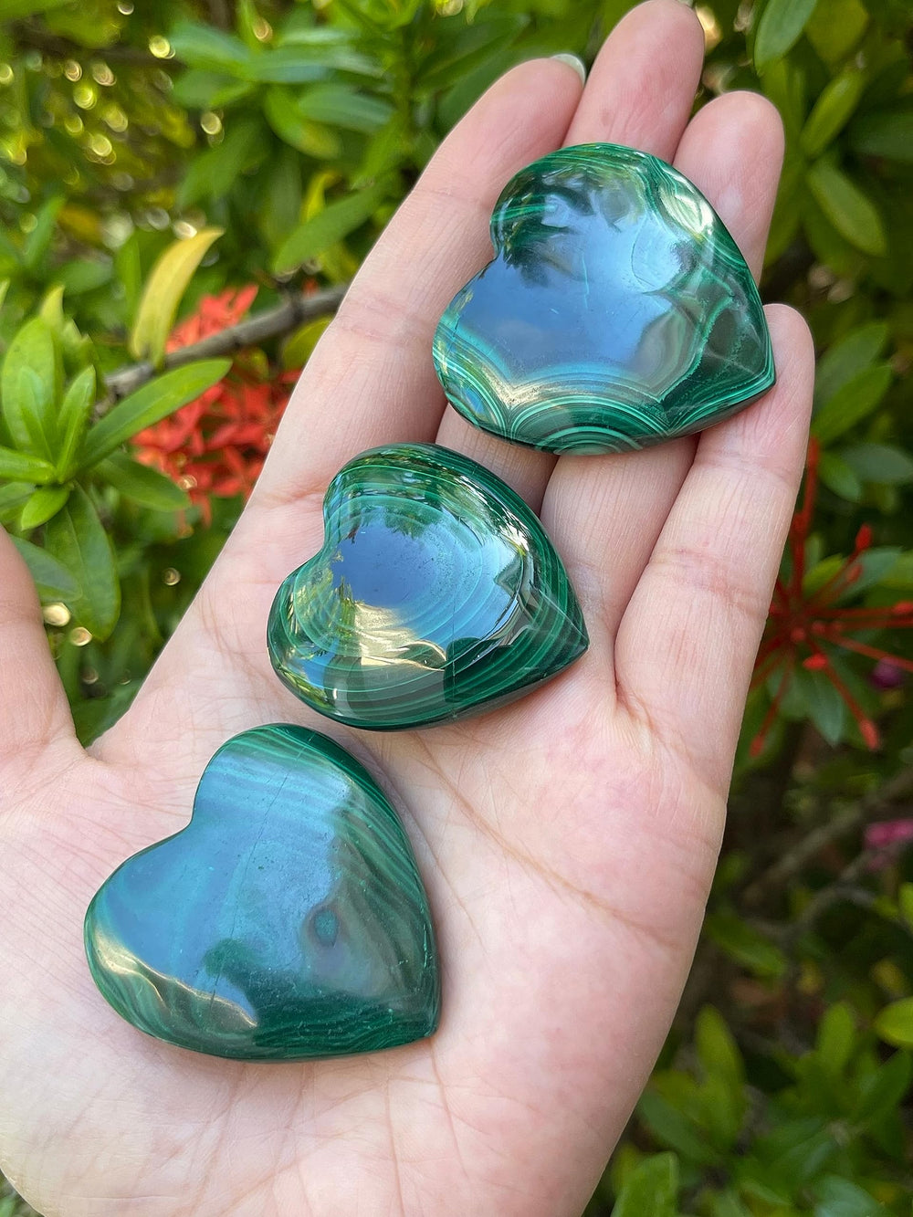 GAF TREASURES malachite polished heart, smooth touch for relaxation.