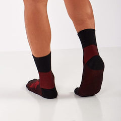 GoWith moisture-wicking fibers keep feet dry.