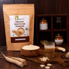 Grenera Shatavari powder texture close-up reveals fine, light powder.