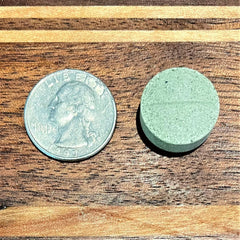 Hank and Harley Fresh Breath TABS dosage score tab for easy splitting.