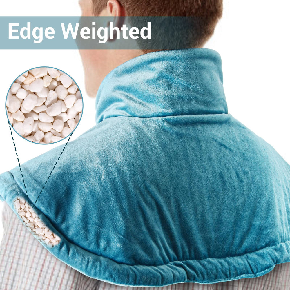 HELLOMOTO magnetic closure shows secure wearing during daily tasks.