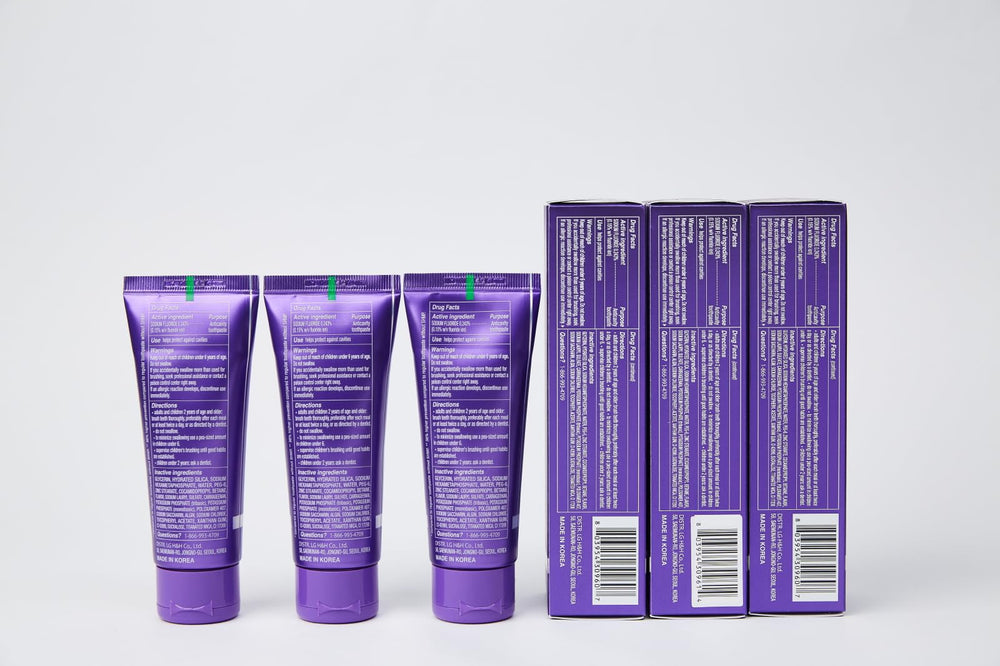 HIMALAYA PINKSALT Purple toothpaste after-use smile close-up indicating a fresh feel