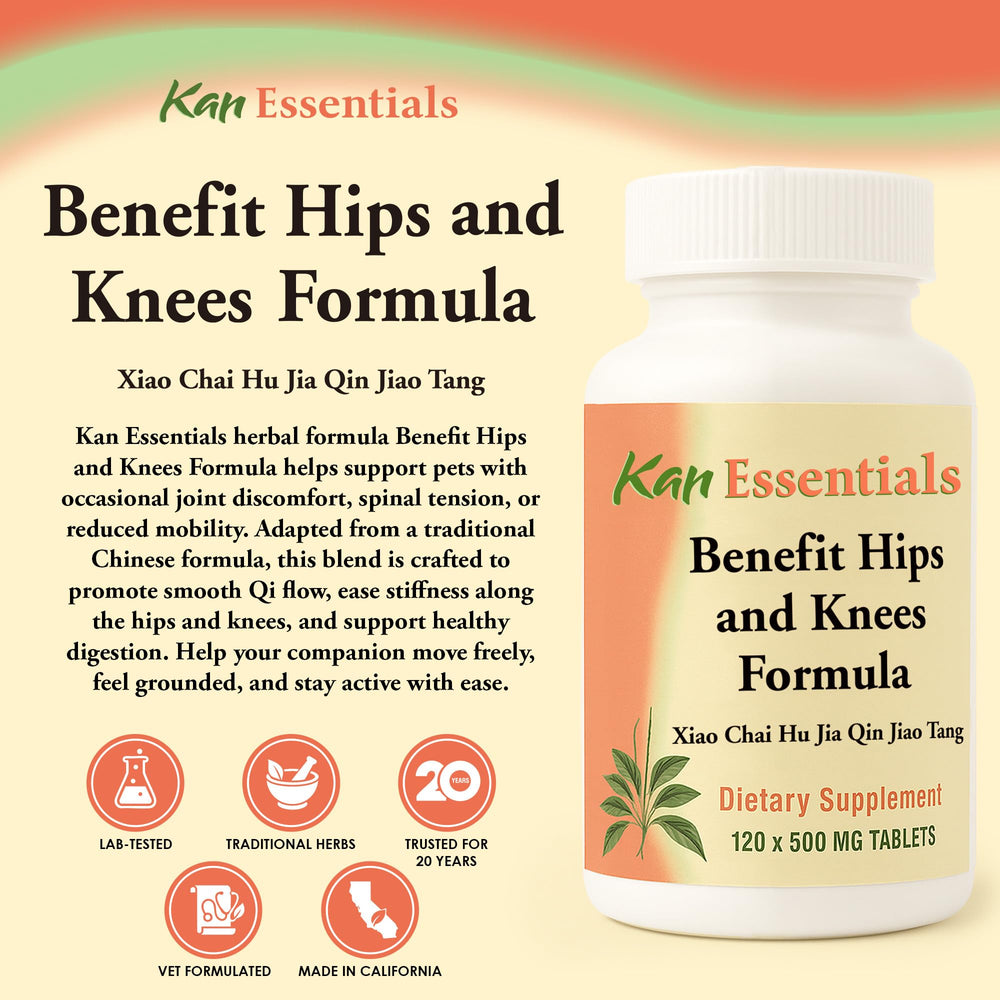 Kan Herbs capsules close-up highlighting plant-based formula for pet mobility.