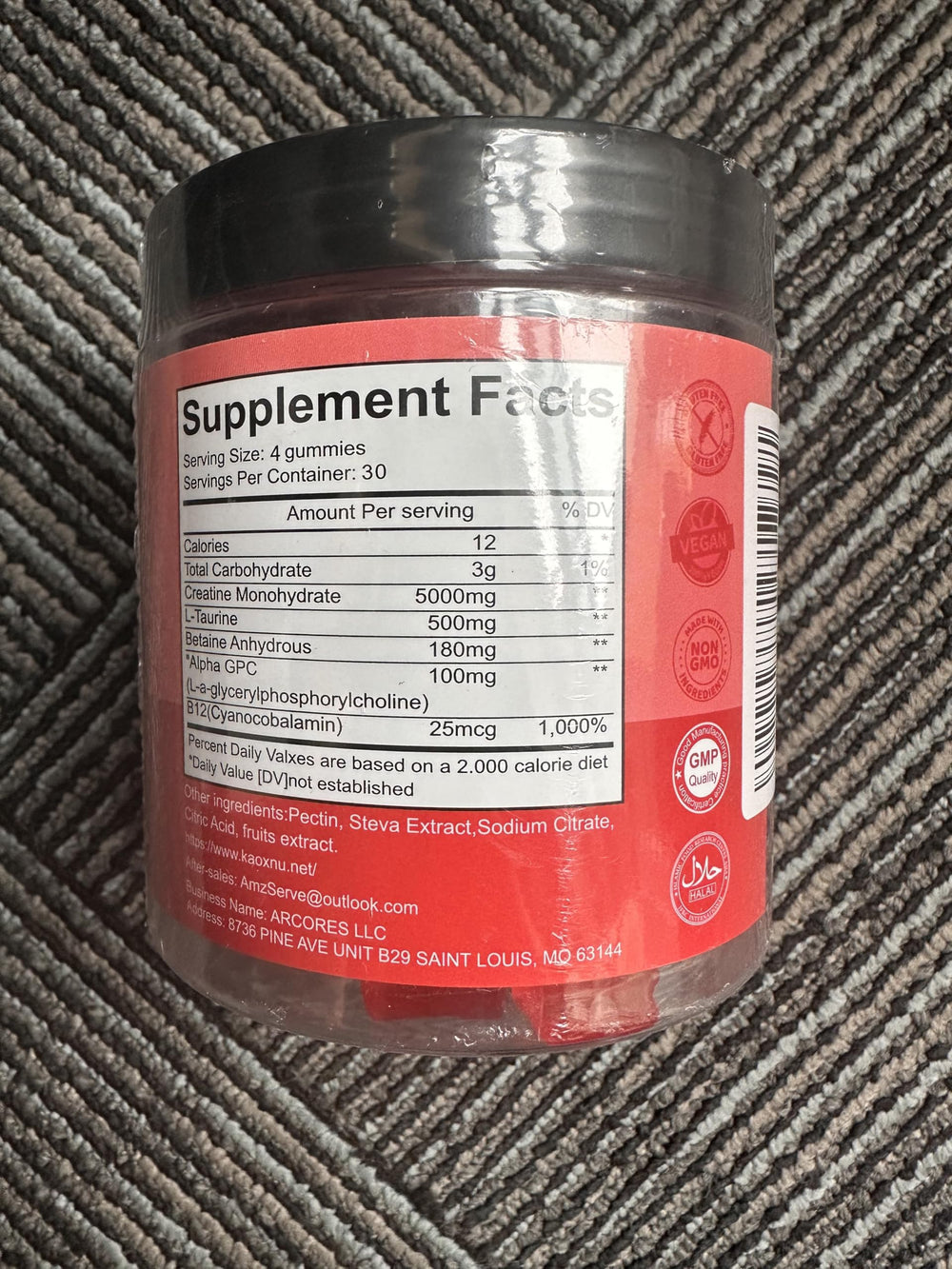 KAOXNU Creatine Monohydrate Gummies hand-dispense for convenient grab-and-go.