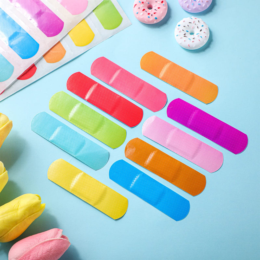 Lounsweer kids bandages made of soft PE material, latex-free.