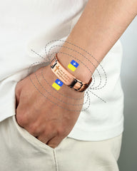 MagEnergy magnetic bracelet featuring neodymium magnets for balanced wear.