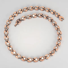 MagSølv adjustable copper necklace close-up demonstrates versatile length for a comfortable fit