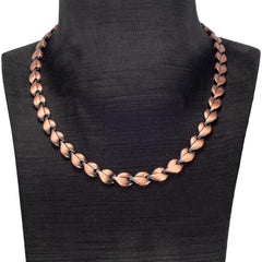 MagSølv hypoallergenic copper necklace close-up emphasizes nickel-free and skin-friendly materials