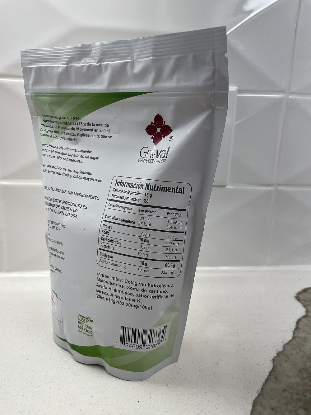Moviment sugar-free cherry capsules emphasizing convenient daily intake.
