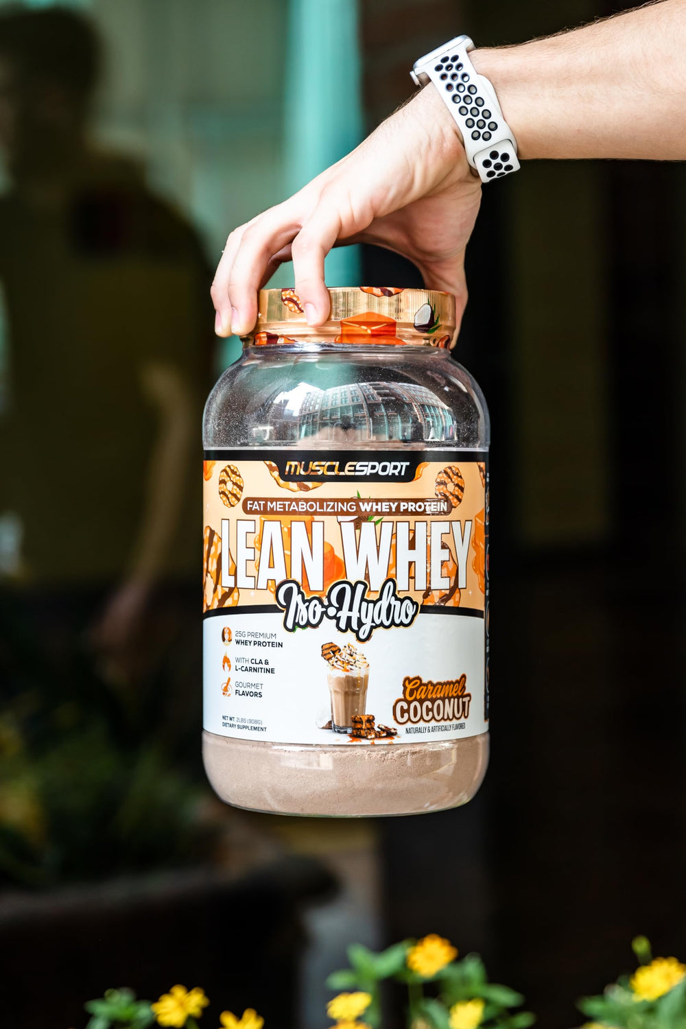 MuscleSport Lean Whey Revolution recovery-ready shake after training.