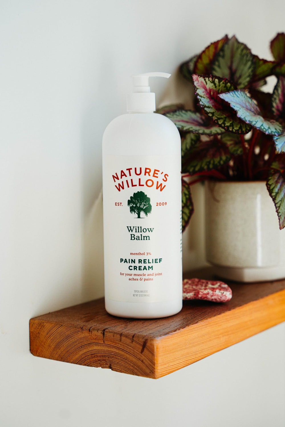 Outer packaging highlights natural ingredients like willow bark and menthol