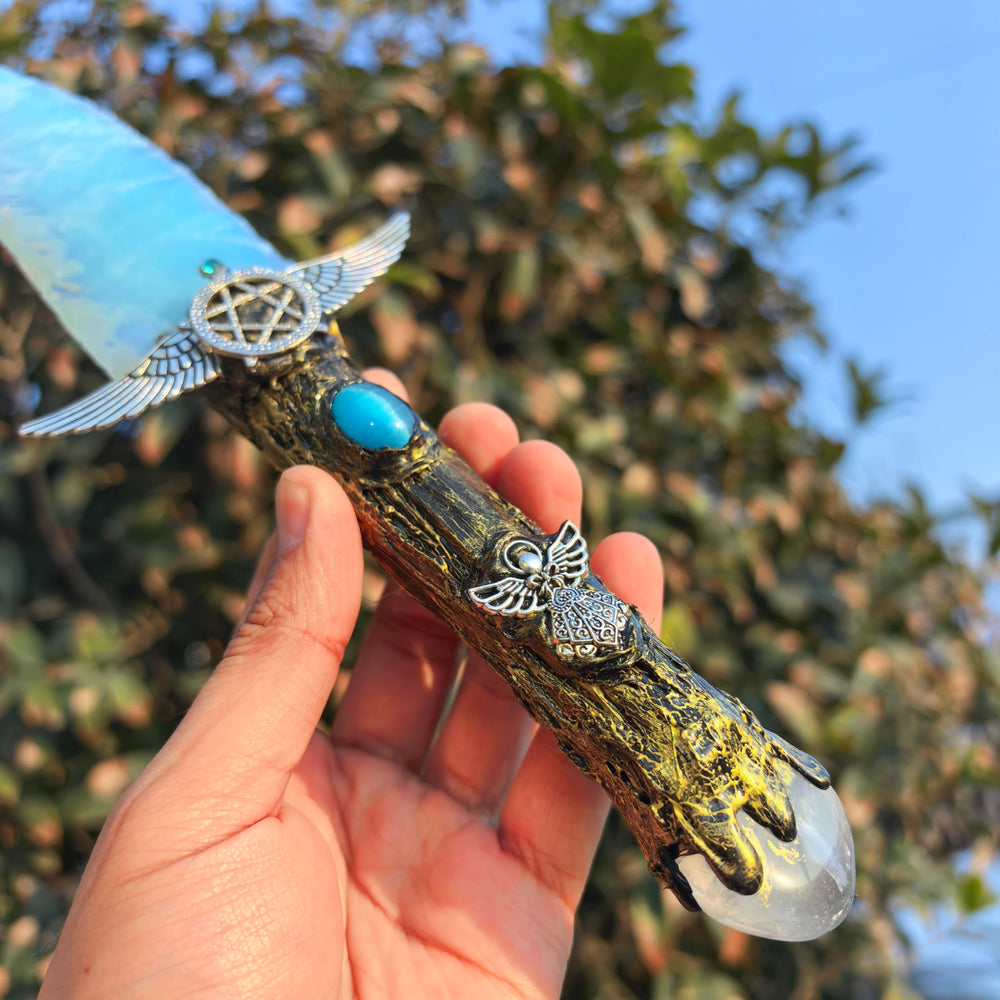 NsmjodStone spiritual-energy crystal inspires mindful rituals and reflection.