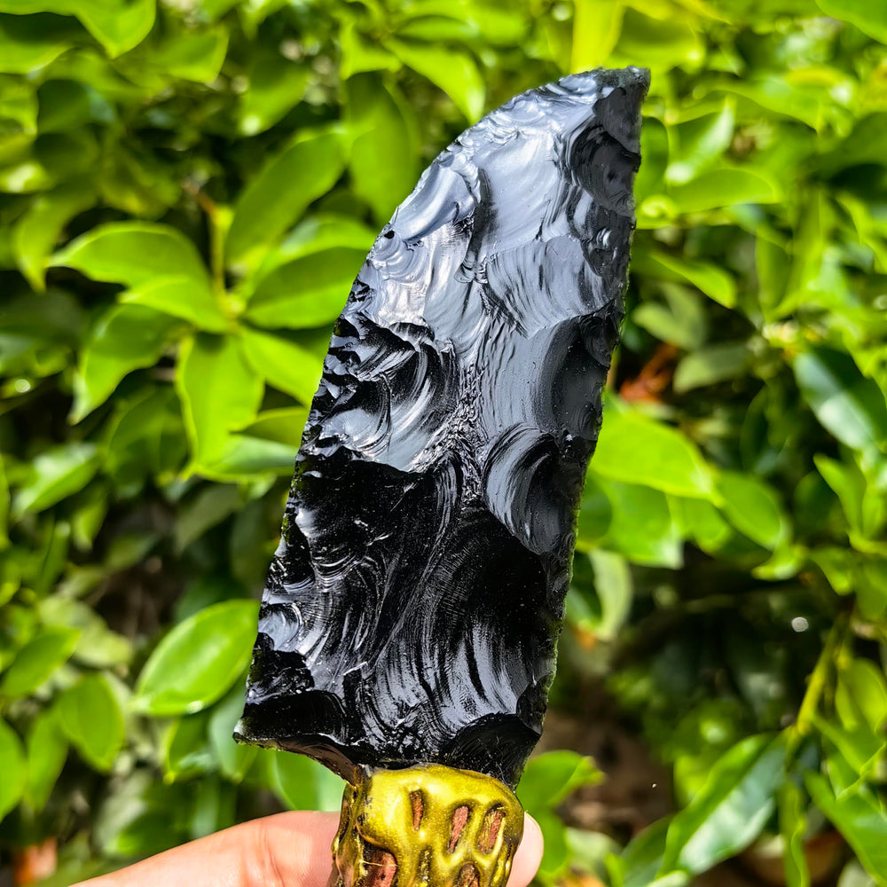 NsmjodStone Spiritual energy crystal highlights chakra-inspired vibes for contemplation