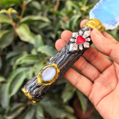 NsmjodStone spiritual gift knife highlights one-of-a-kind artistry and meaning.
