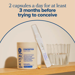 Two capsules depicted together illustrate the recommended daily intake.
