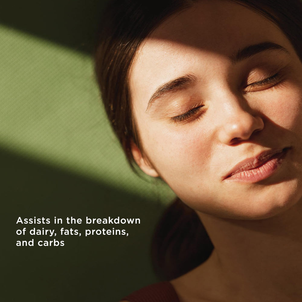 OSMOSIS Digestive Support Enzyme cap demonstrates secure reseal for freshness.