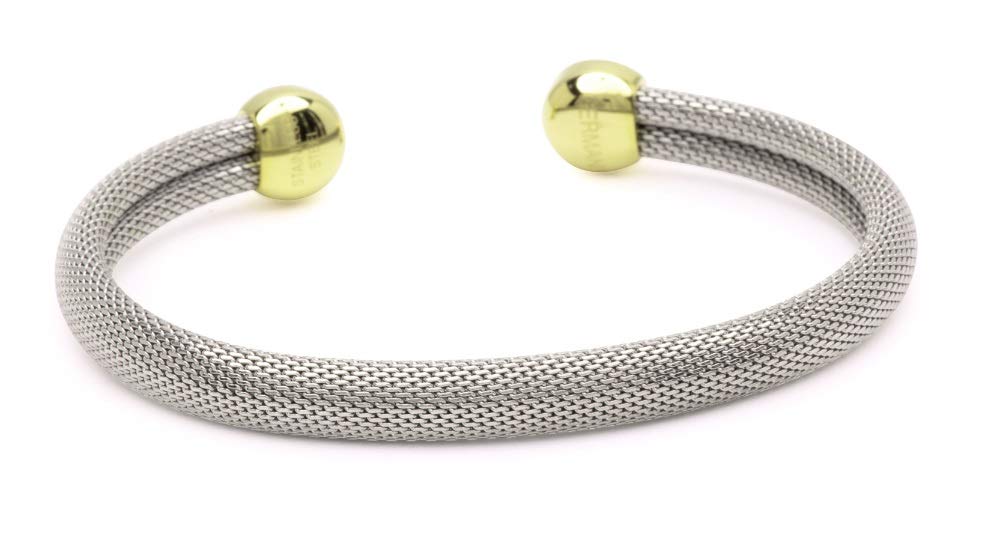 QRAY active lifestyle bracelet ideal for sports and outdoor activities.