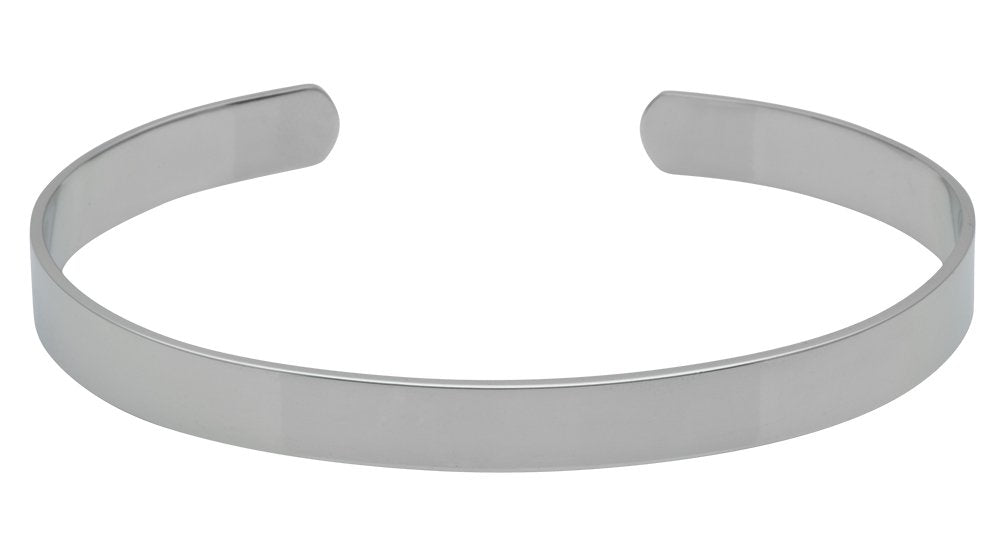 QRAY Lite Steel Golf Bracelet lightweight band, highlighting comfort during long wear.