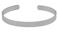 QRAY Lite Steel Golf Bracelet lightweight band, highlighting comfort during long wear.