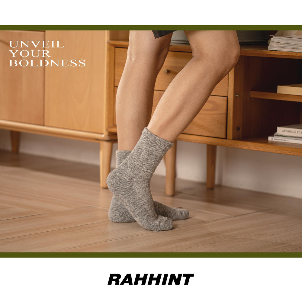 Rahhint Alpaca Wool Diabetic Socks wide-fit design with cushioned sole for comfort.