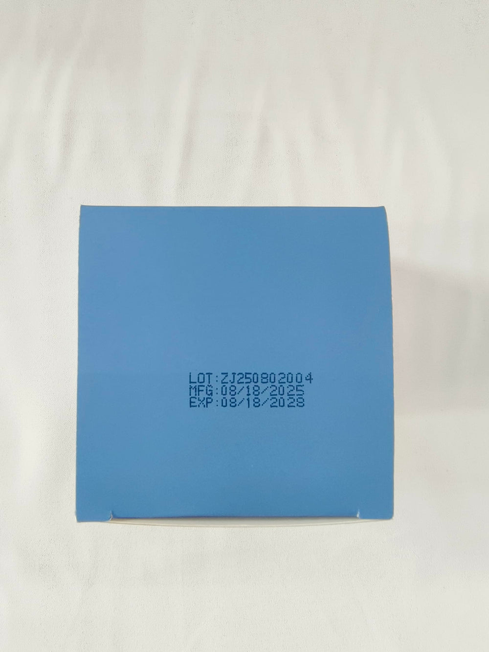 Raitera Nervara Comfort Cream packaging conveys premium formula and eco-conscious design.