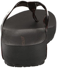 REVITALIGN Sandy Seas water-resistant upper straps deliver durable comfort for beach days.