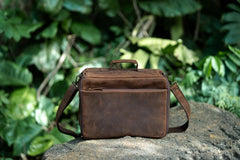 ROMFRE CPAP travel bag saddle leather finish adds durability with a refined look.