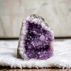 SAMSARI amethyst geode with unique shapes sparks curiosity and style.