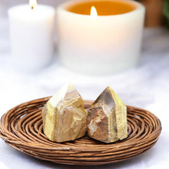 SAMSARI Protective grounding Tiger Eye points help stay centered.
