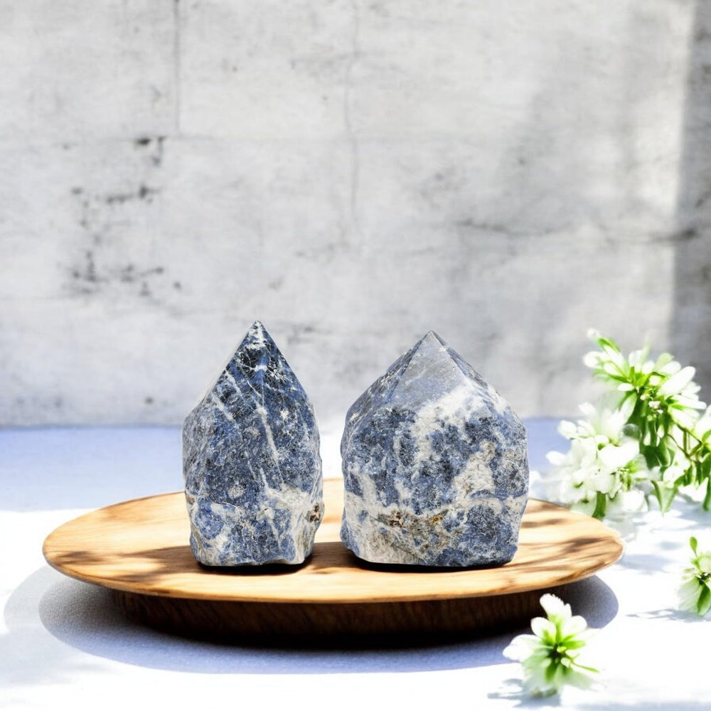 SAMSARI sodalite meditation-yoga points support deeper focus and mental clarity.