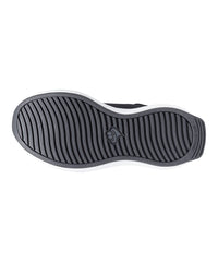 Silverts slip-resistant outsole provides reliable traction indoors and outdoors.
