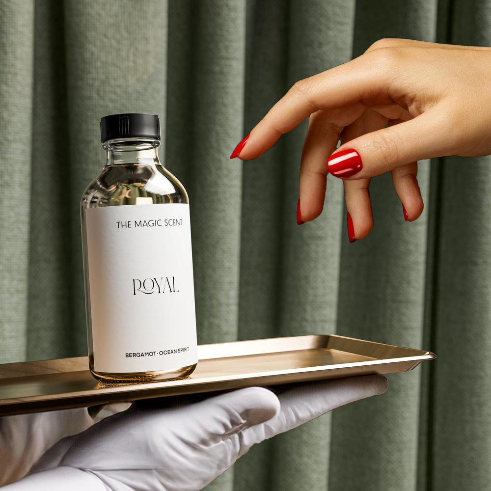 The Magic Scent Royal diffuser oil filling a room with elegant aroma.