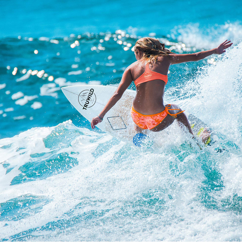 TruWild Motion powder dissolving in water for easy use.