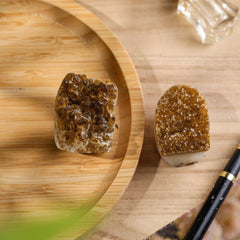 TUMBEELLUWA citrine geode gift box offers elegant, ready-to-display wellness decor.