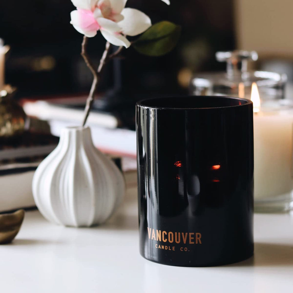 Novo Discovery jar lit delivers long-lasting aroma in a cozy space
