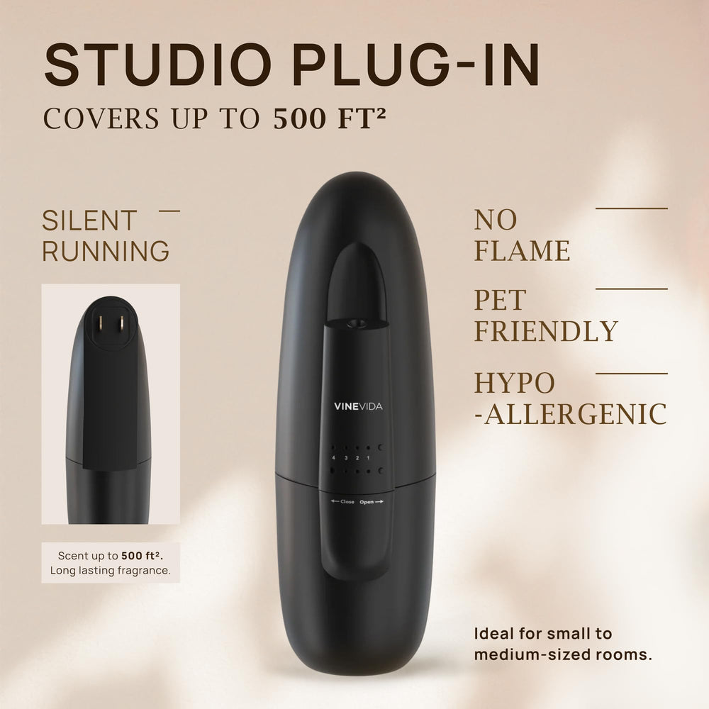 VINEVIDA diffuser providing office ambience with subtle fragrance.