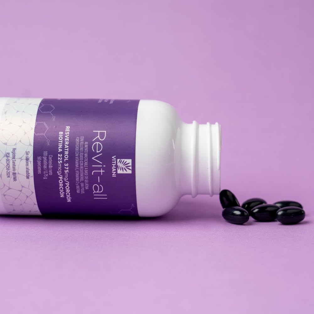 Vithani Revit-All chew close-up highlights easy-to-take gel form.